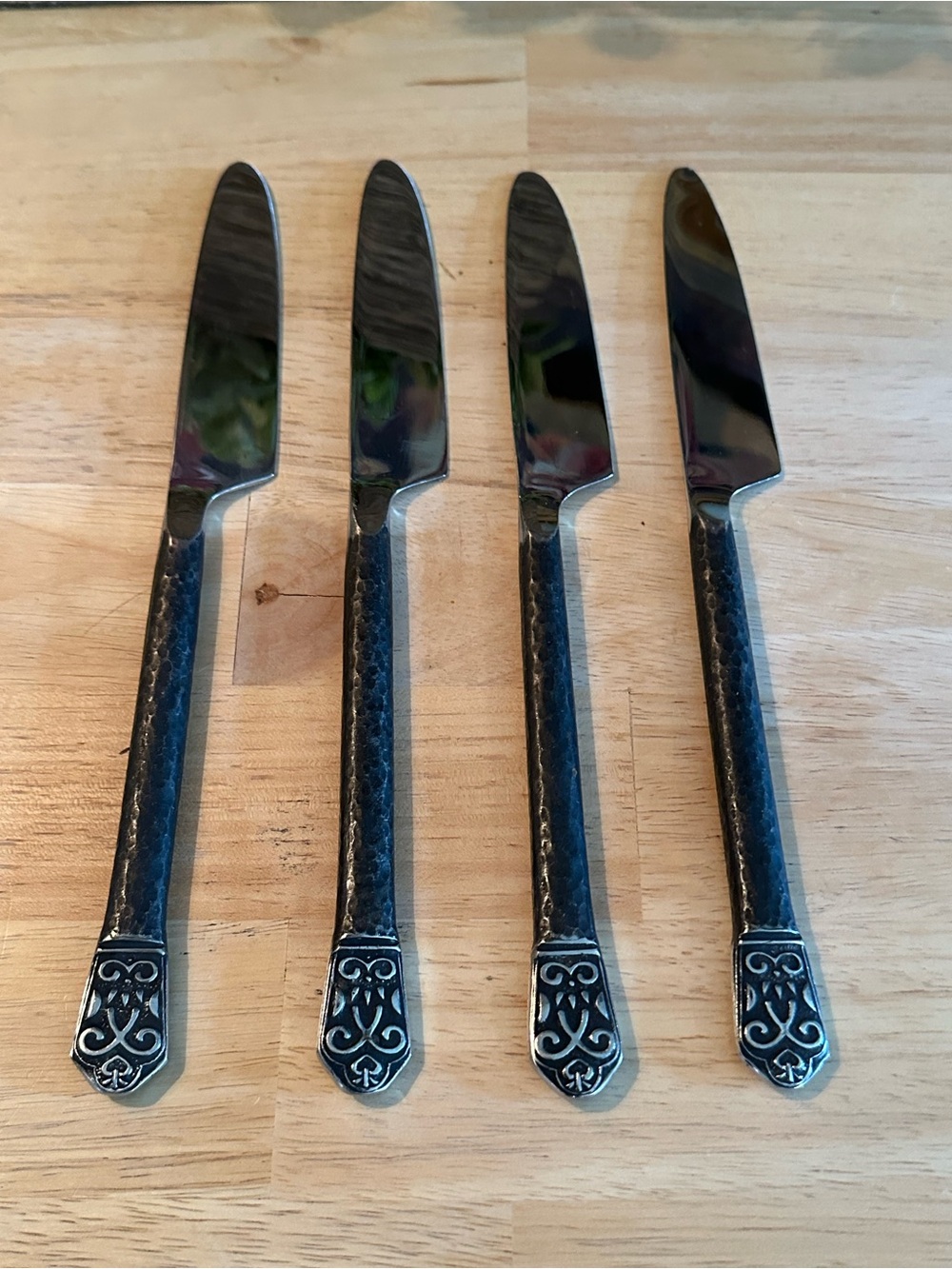 Gourmet Settings AVALON Stainless Hammered GS 18/10 Flatware4 Butter Knives